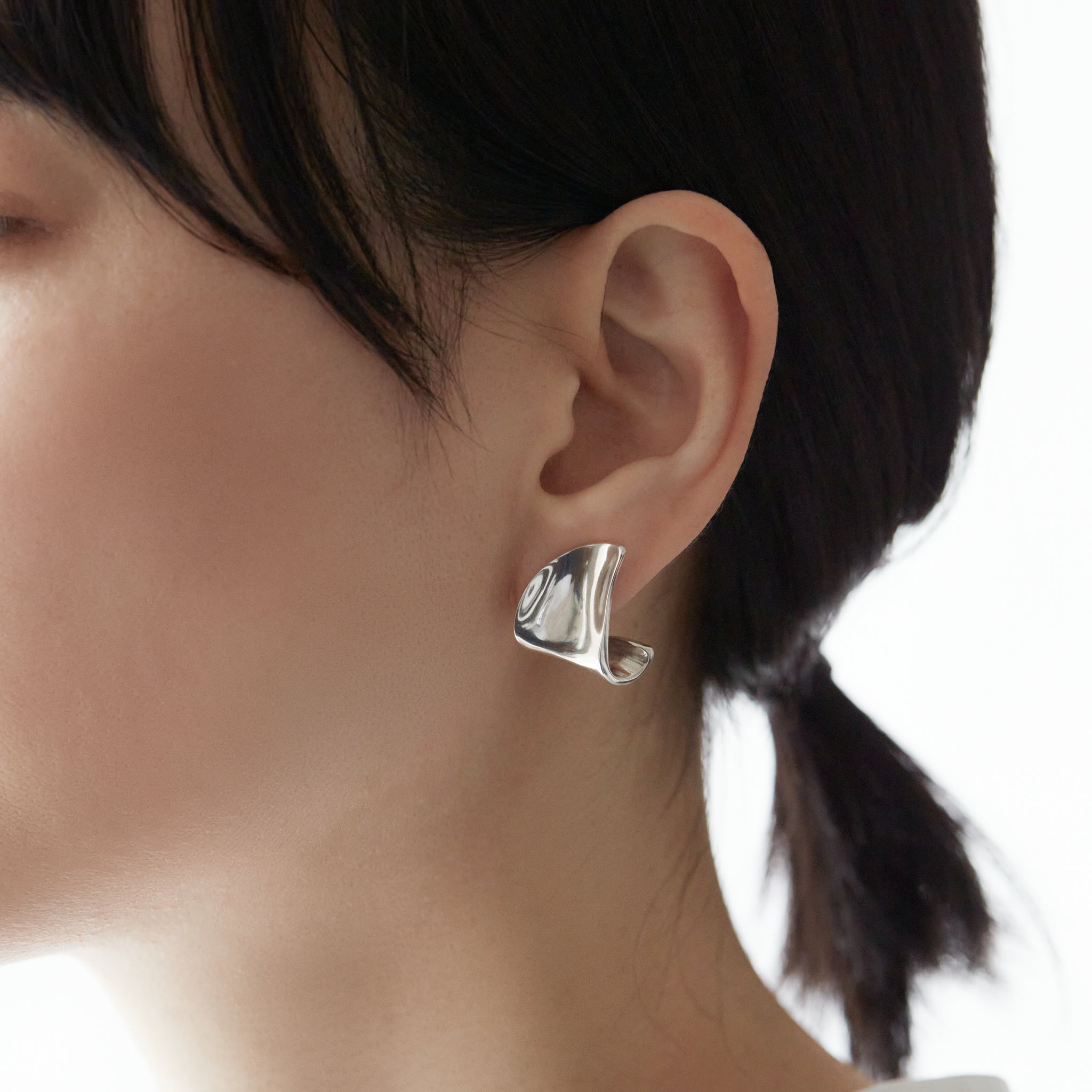 【 NEW 】Earrings LINEA 09